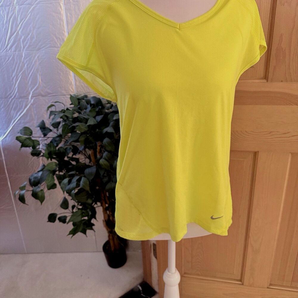 Nike Womens Neon Yellow Dri-Fit Short Sleeve Activewear Pullover T-Shirt Size S
